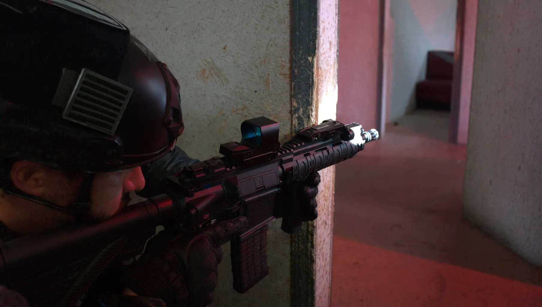 LPVO sight picture comparison: SureFire Scout blocks view vs Brinyte XP22 MK3 clear 14.55mm profile